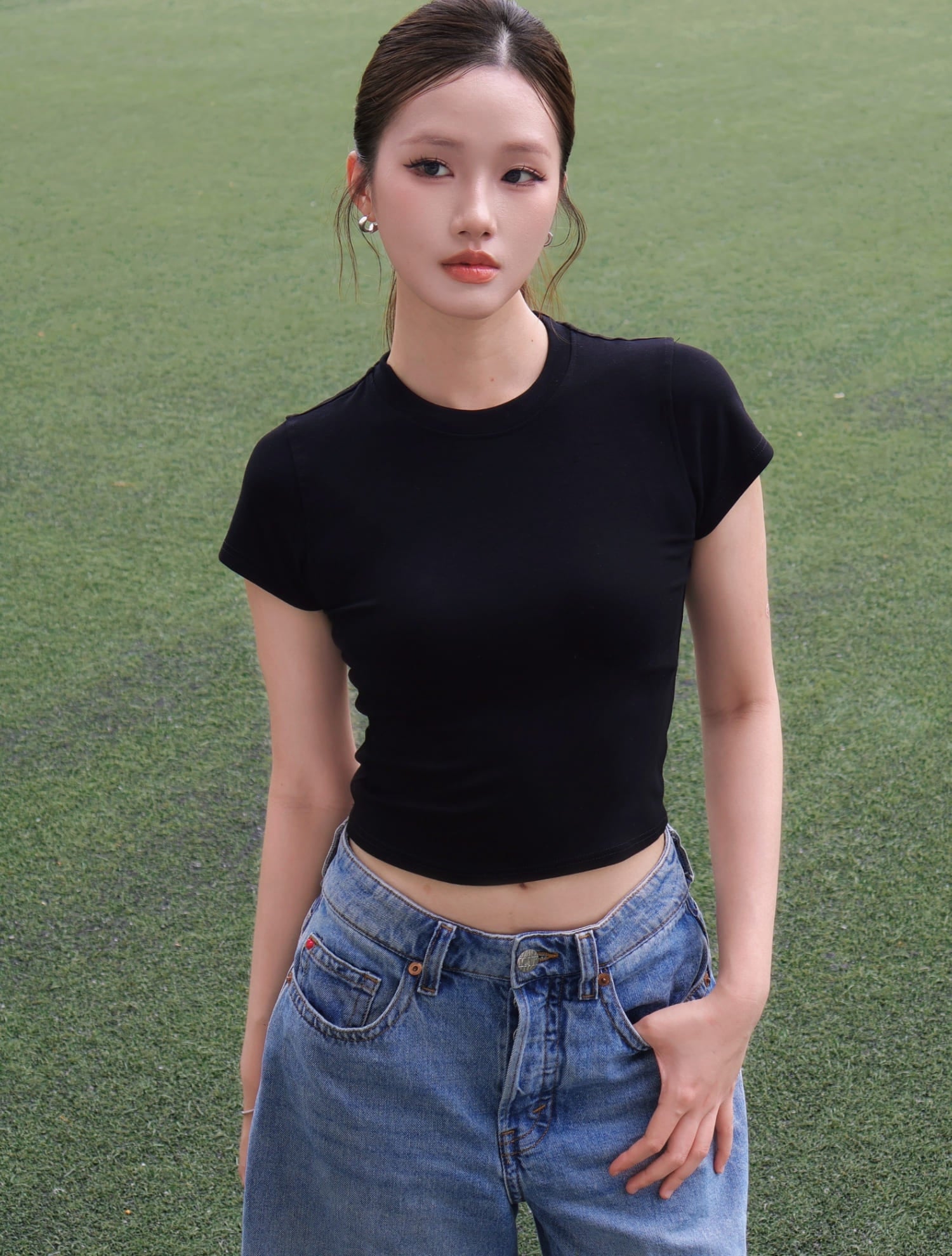 Crew Neck Crop Tee - Black