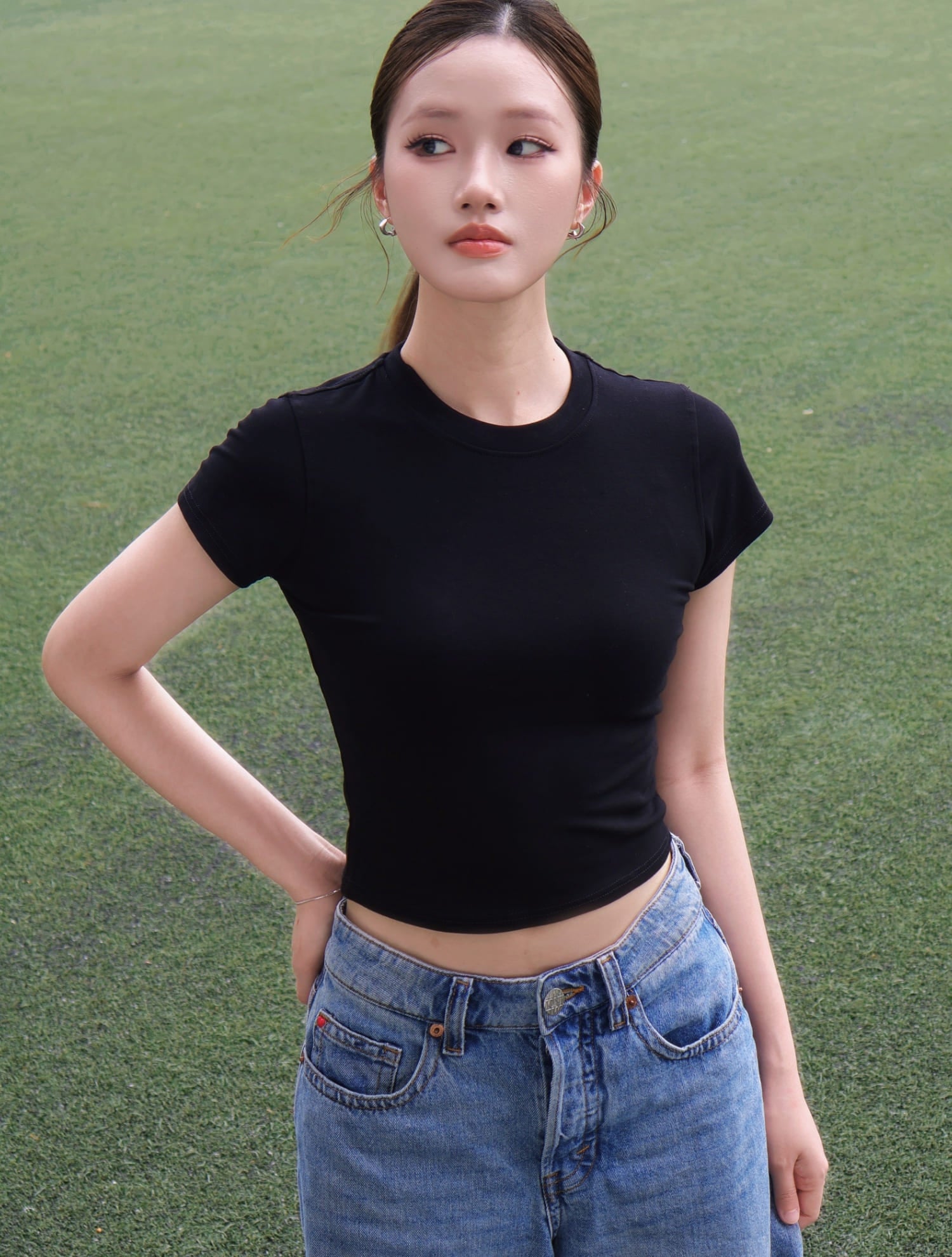 Crew Neck Crop Tee - Black