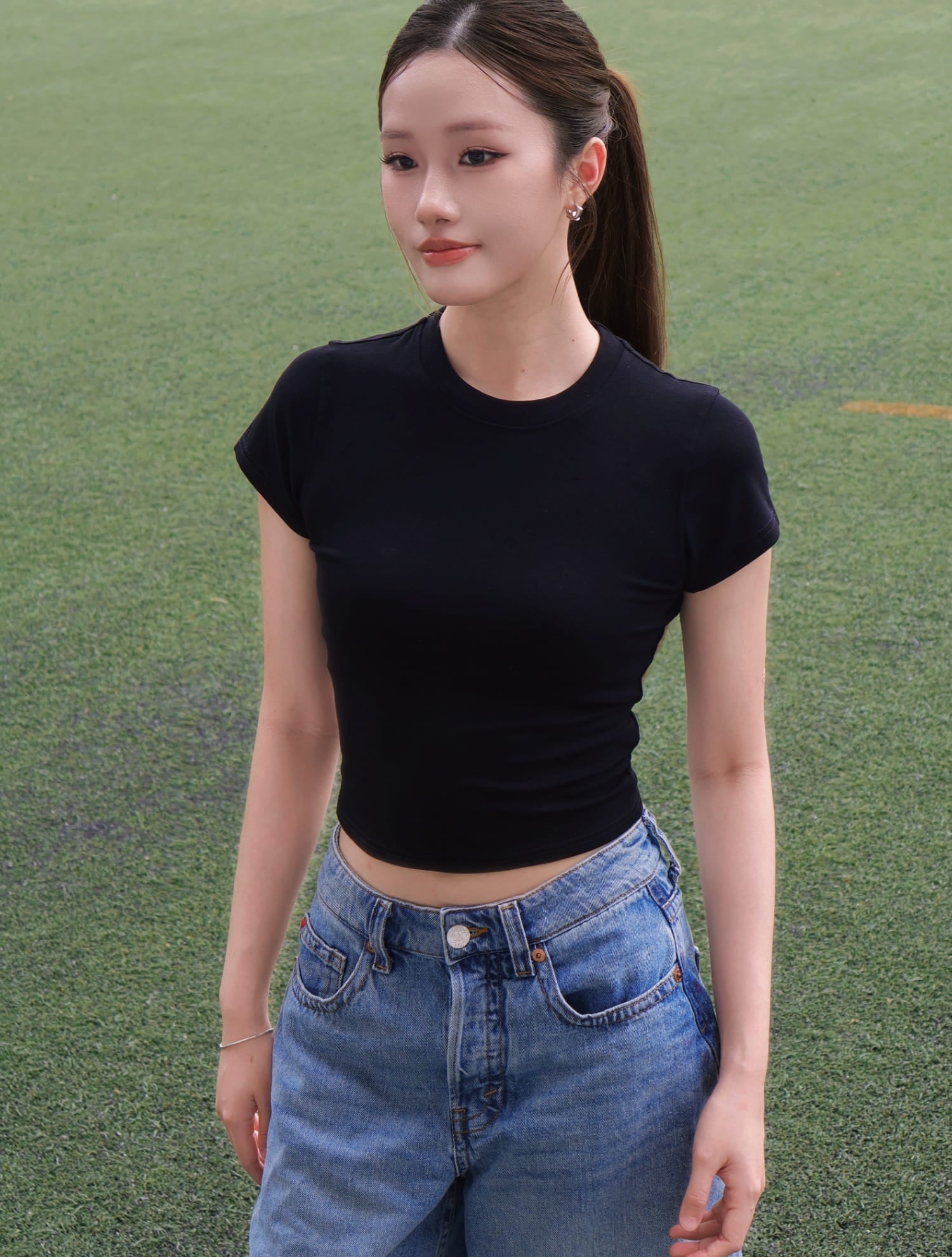 Crew Neck Crop Tee - Black