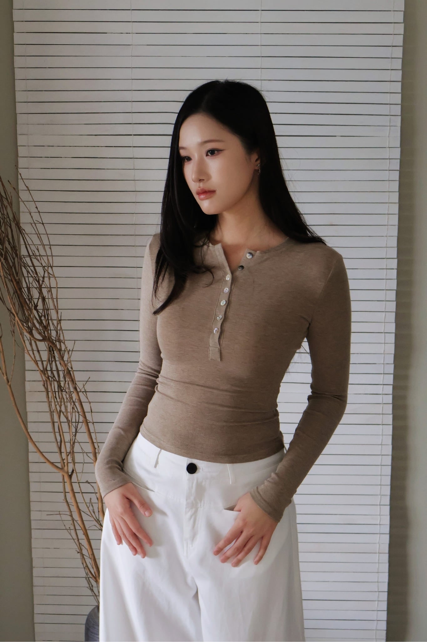 Pearl-Skin Henley- Milk Tea