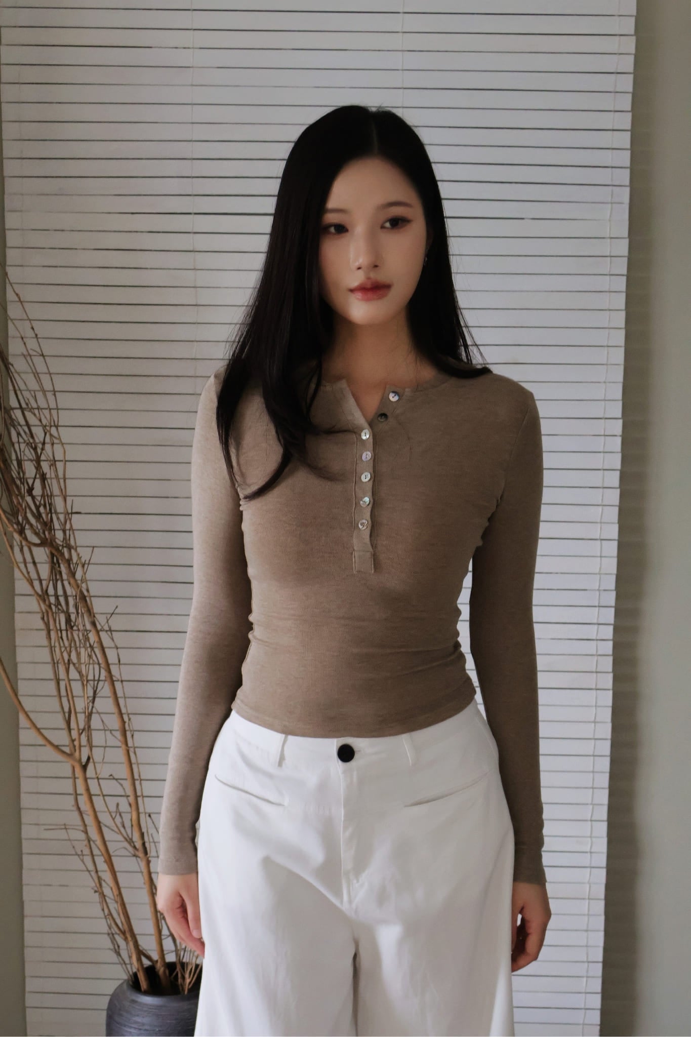 Pearl-Skin Henley- Milk Tea