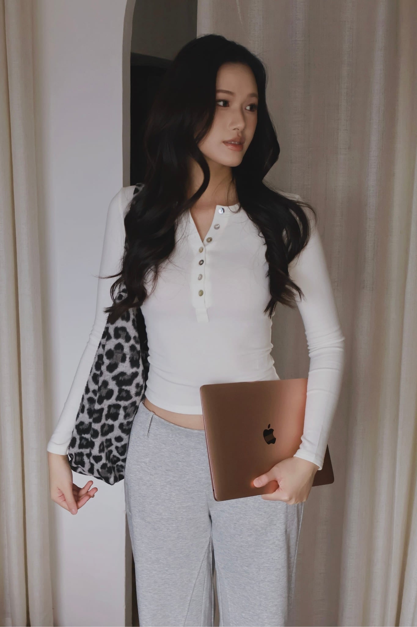 Pearl-Skin Henley- White