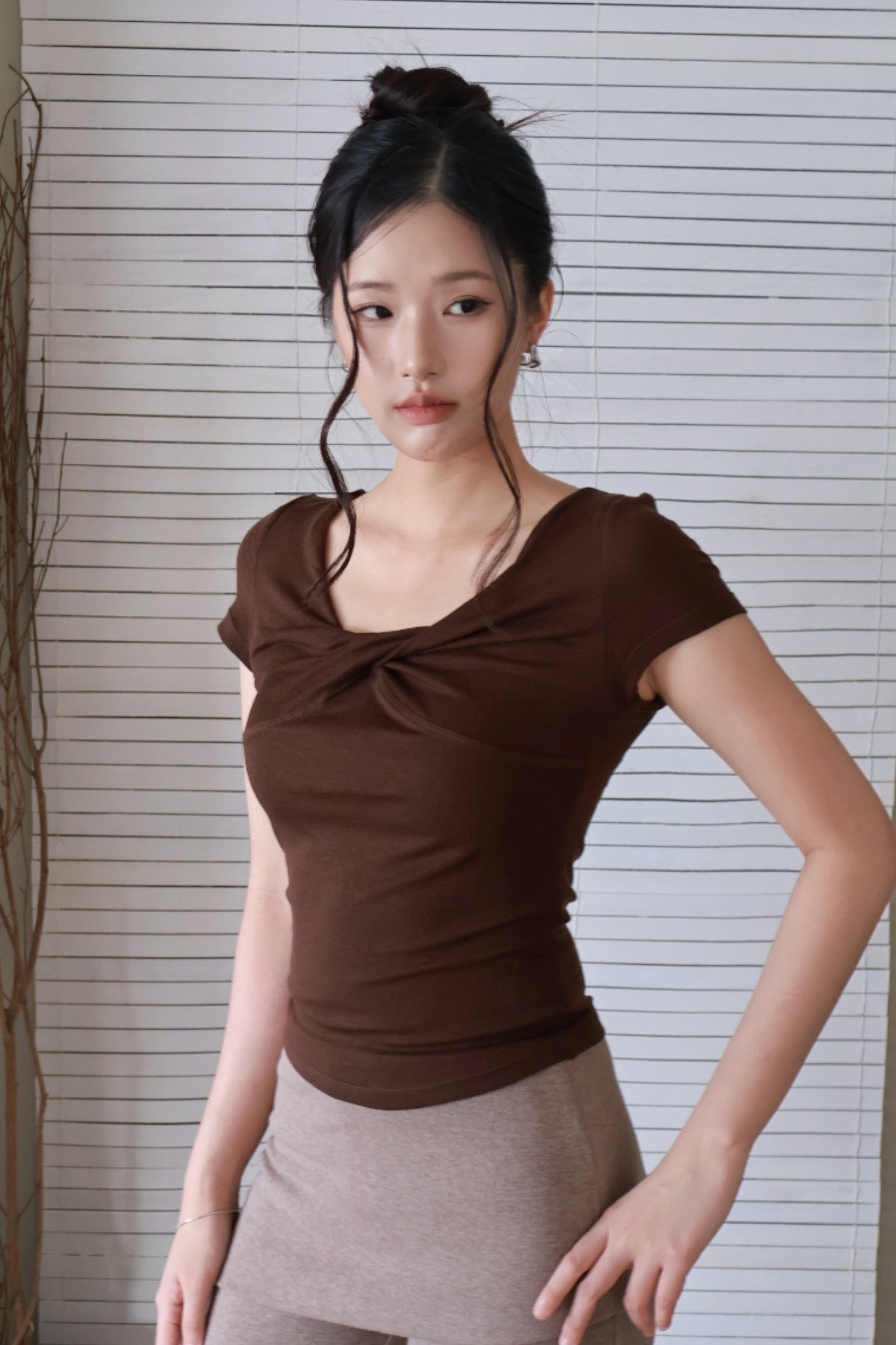 Roche Tee - Brown